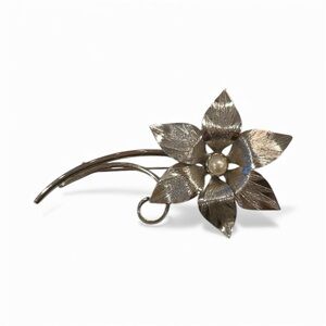 Vintage Bond Boyd Sterling silver flower brooch